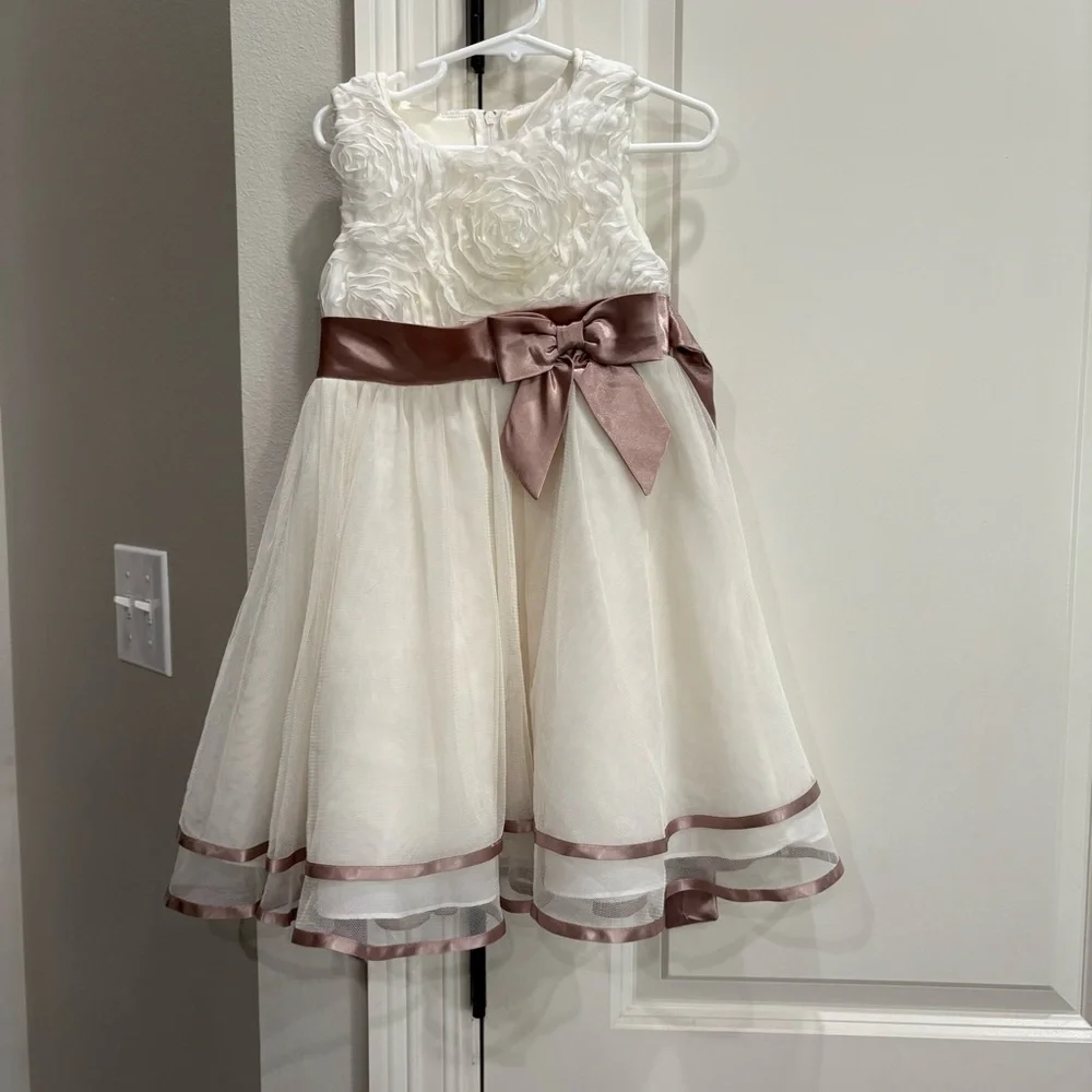Rare Editions off white with taupe colored sash Size 4 Good used condition